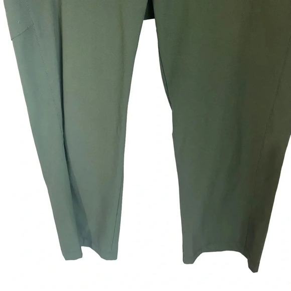 Patagonia Green Capris - Picture 6 of 6